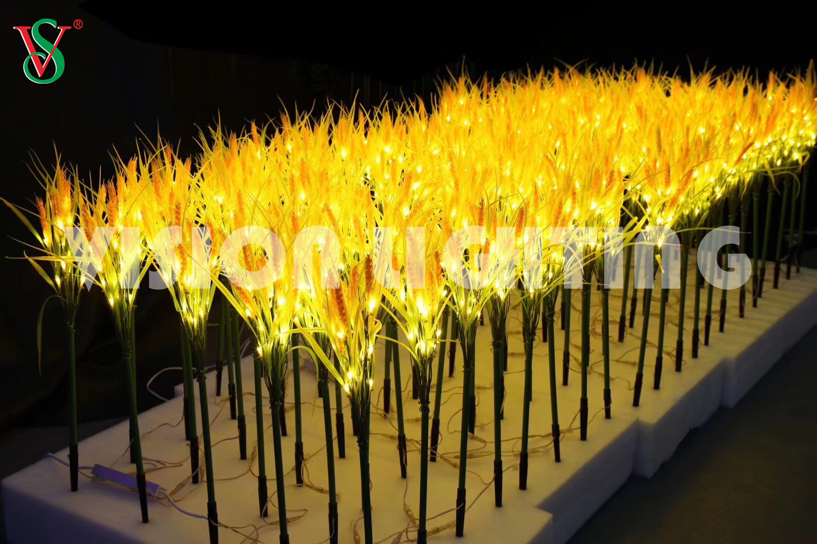 休日の屋外の庭公園の装飾のための導かれた造花ローズ ライト