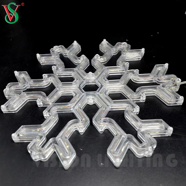 クリスマスの屋外の装飾の掛かる装飾品はアクリルの雪片のモチーフ ライトを導きました