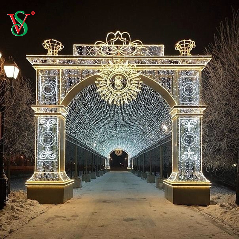 屋外のハロウィーンの日のモチーフ ライトの装飾の大きい城の塔の彫刻のモチーフ ライト